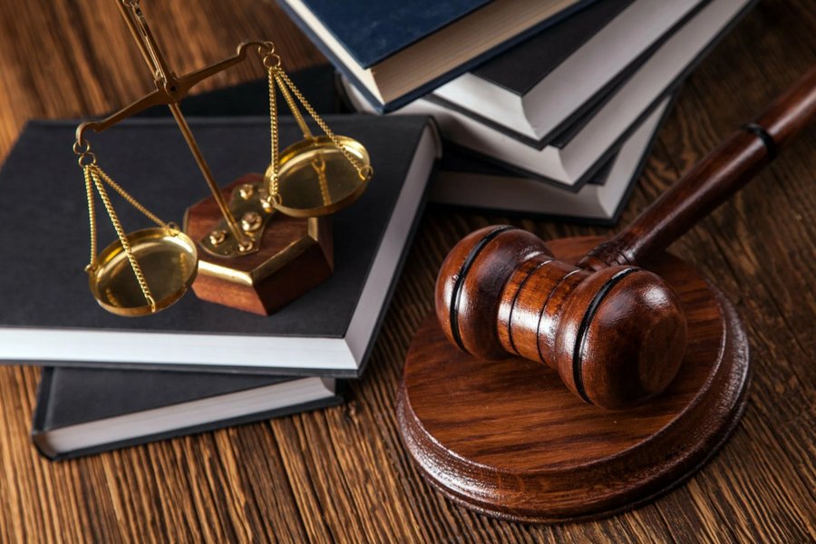 بهترین وکیل زن در ساری