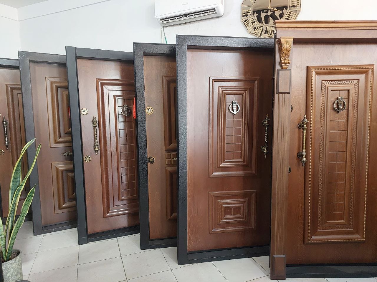 بهترین تولید و پخش عمده درب ضدسرقت و چوبی در تهران